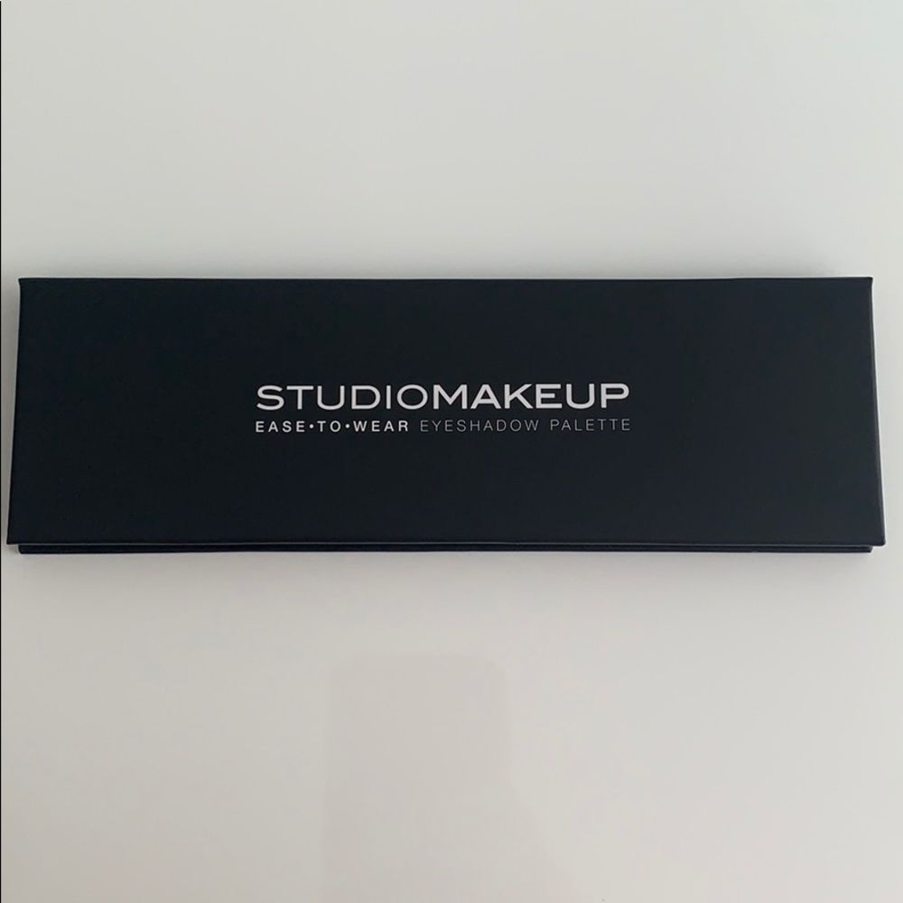 Studio makeup ease to wear eyeshadow palette
